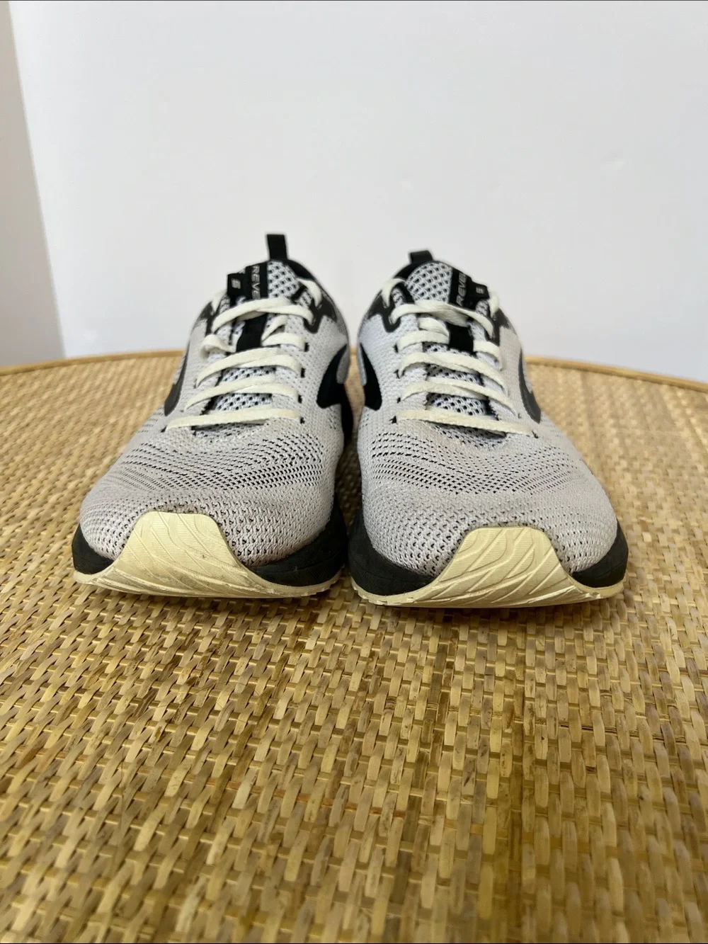 Brooks Revel 5 running shoes white mesh black Women’s 10.5 B
